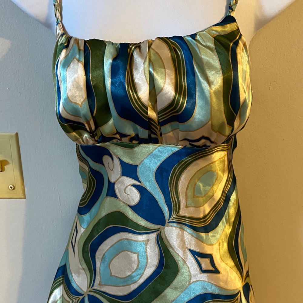 Top - Picture 3 of 4